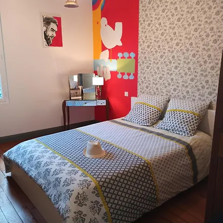 Demeure De Charme Pour 9 Personnes Holiday home Sainte Marie de Gosse