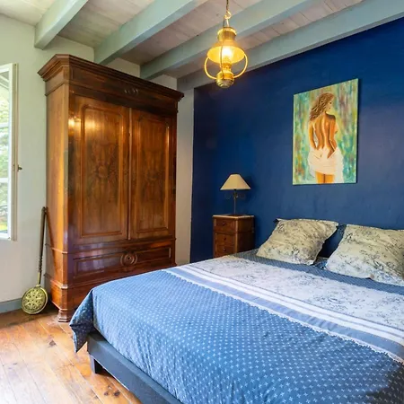 Demeure De Charme Pour 9 Personnes Holiday home *
