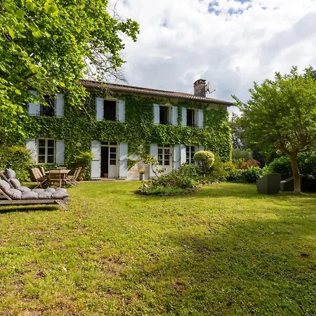 Holiday home Demeure De Charme Pour 9 Personnes *