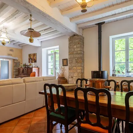 Holiday home Demeure De Charme Pour 9 Personnes