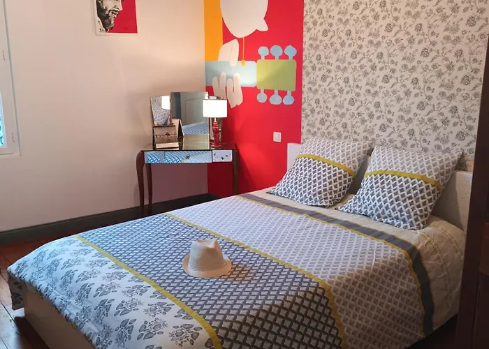 Demeure De Charme Pour 9 Personnes Holiday home Sainte Marie de Gosse