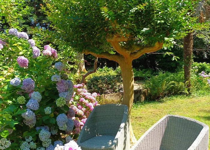 Demeure De Charme Pour 9 Personnes Holiday home Sainte Marie de Gosse